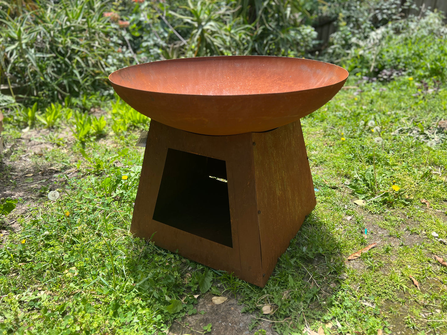 Large 80cm Wok Style Firepit with Tapered Base can store firewood FP-003